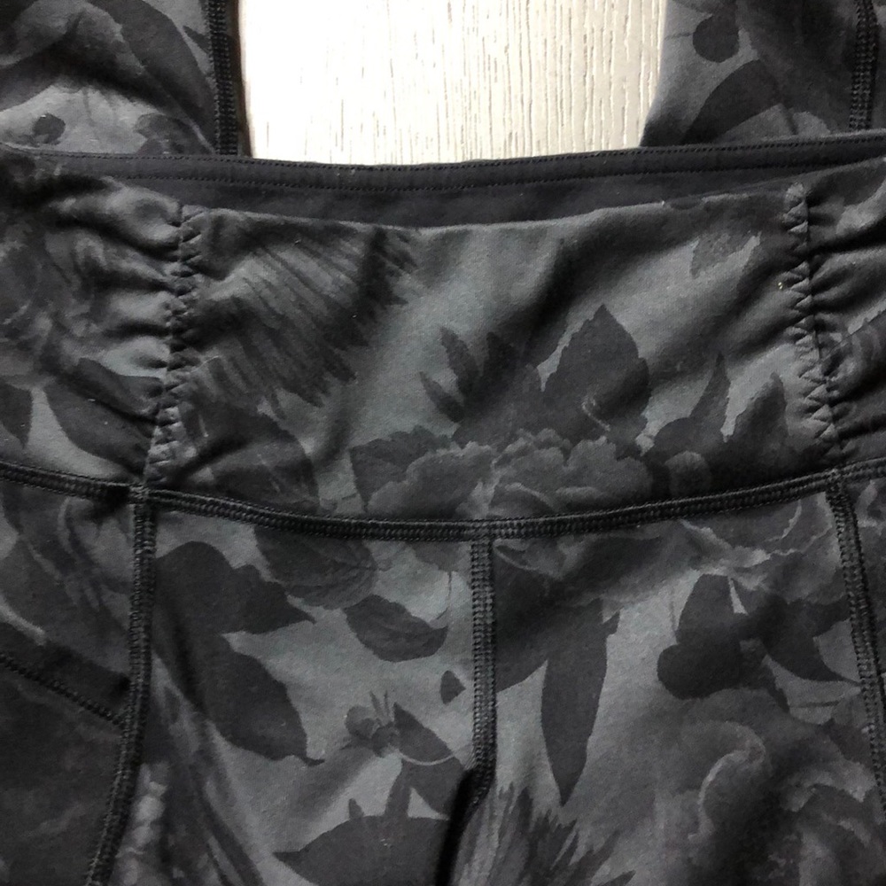 Lululemon Practice Daily Crop
Brisk Bloom Black - Picture 9 of 12